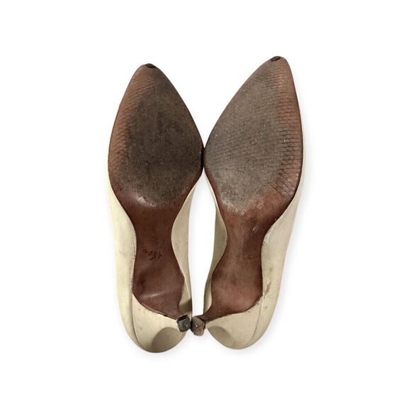 Vintage Roger Vivier Cream Leather Pumps with Flat Bow Detail, Size 5 1/2 - Picture 6 of 13
